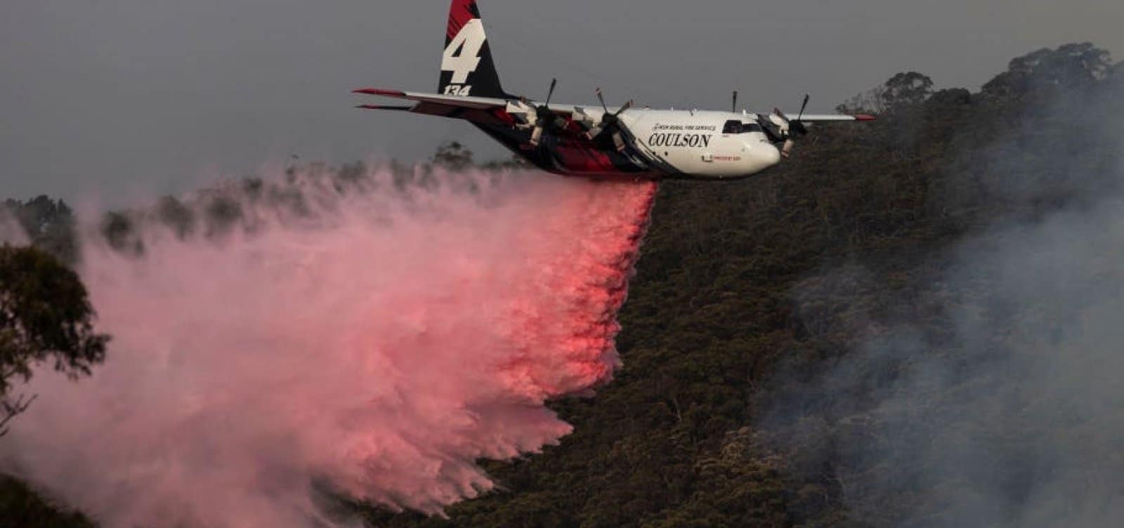 Avião que combatia incêndios na Austrália cai e mata 3