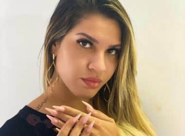 Ex-mulher do goleiro Jean faz desabafo cobrando pensão para filhas