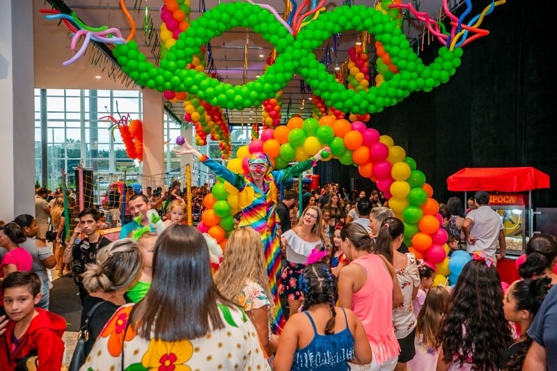 Bailinho de Carnaval beneficente anima a criançada neste sábado