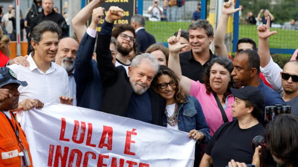 Lula convoca uma coletiva de impresa em São Paulo