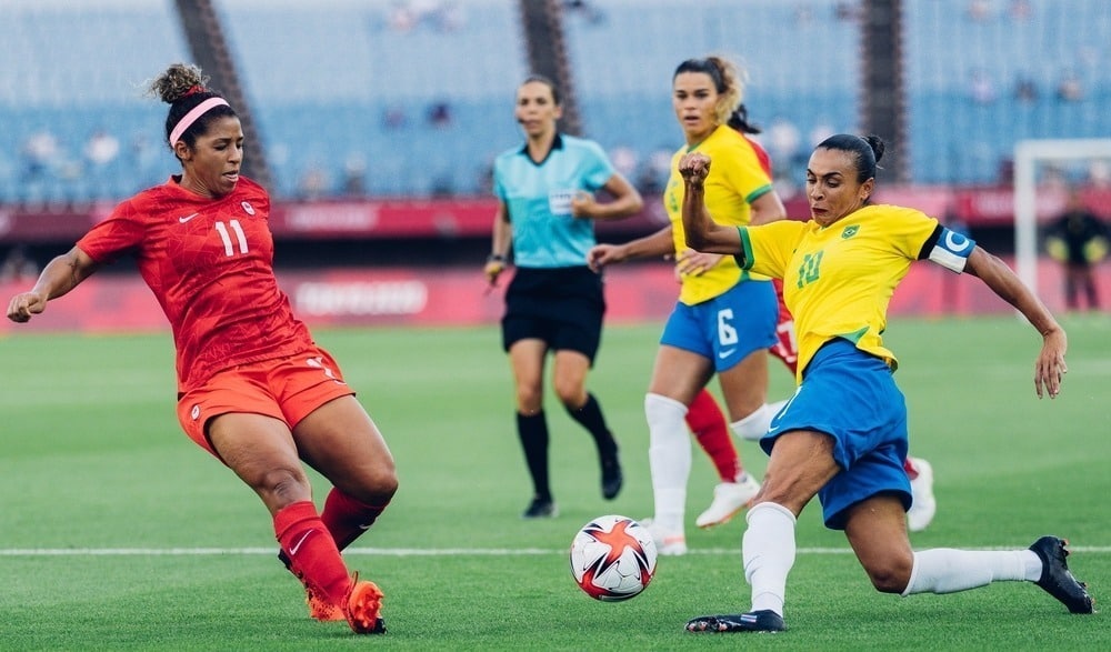 A seleção brasileira feminina perdeu nos pênaltis para o Canadá e foi eliminada das Olimpíadas