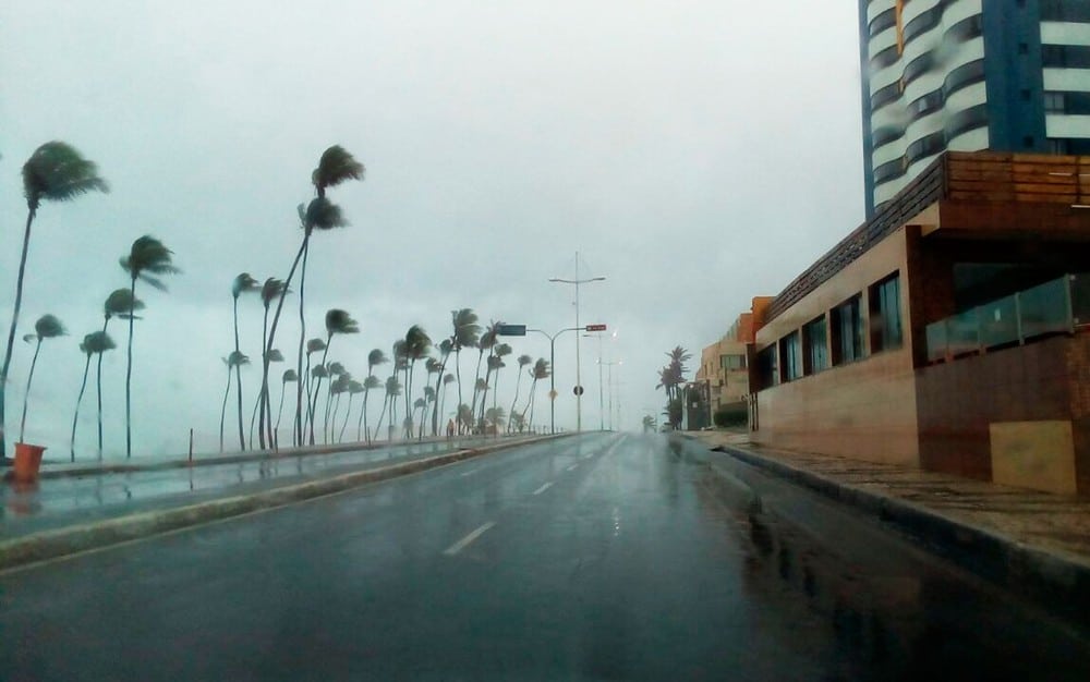 Fim de semana em Salvador será de tempo chuvoso e ventos fortes