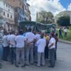 Grupo de rodoviários protestam na entrada da Estação da Lapa reivindicando pagamento de diretos trabalhistas