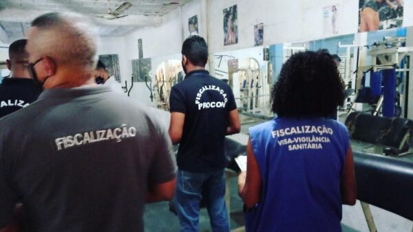 Operação autua academias de musculação em Salvador