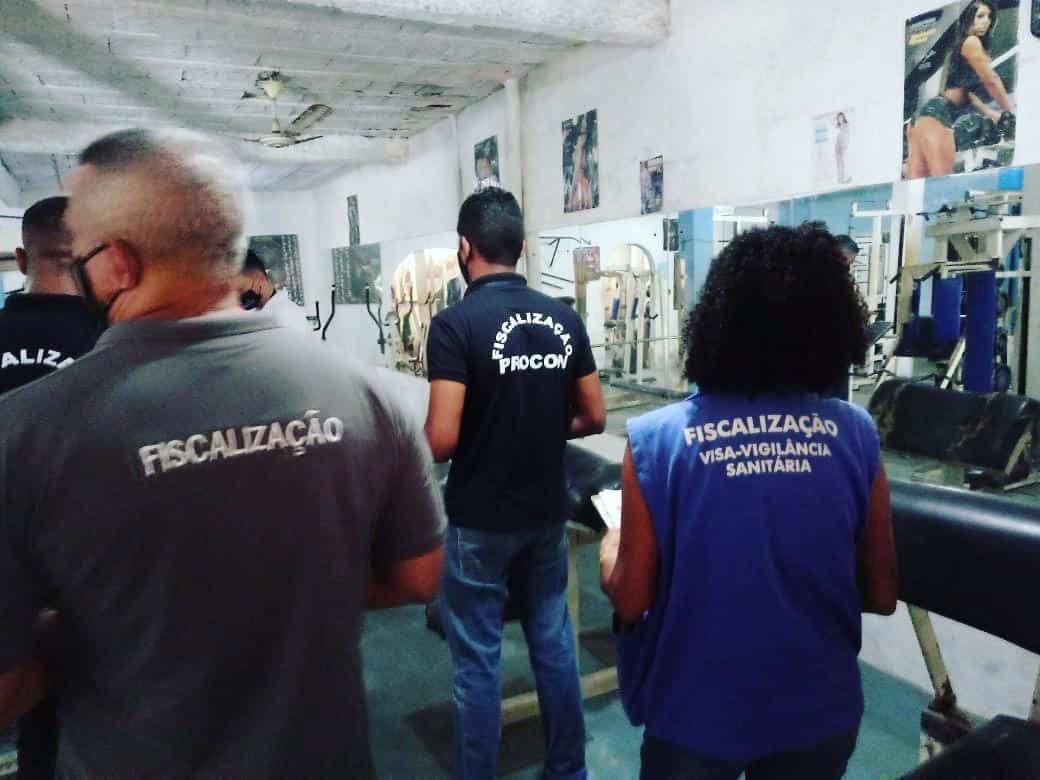 Operação autua academias de musculação em Salvador