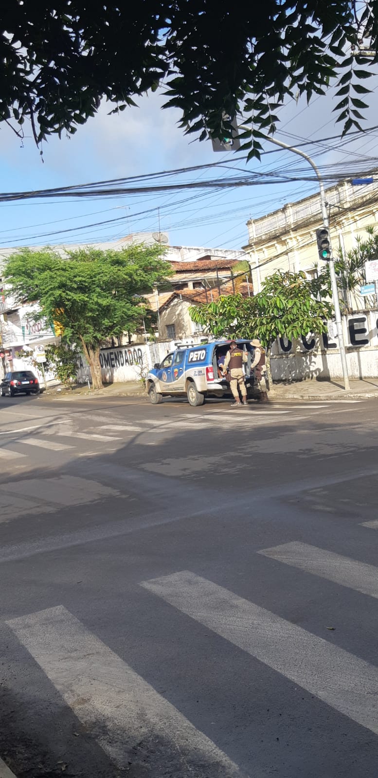 Dupla é presa pela PM durante tentativa de assalto a farmácia no Centro de Cruz das Almas