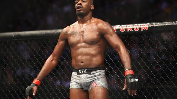 Após homenagem do UFC Jon Jones é preso acusado de violência doméstica