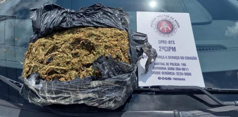 Tatuador é preso com 2kg de maconha durante blitz da PM em Nazaré