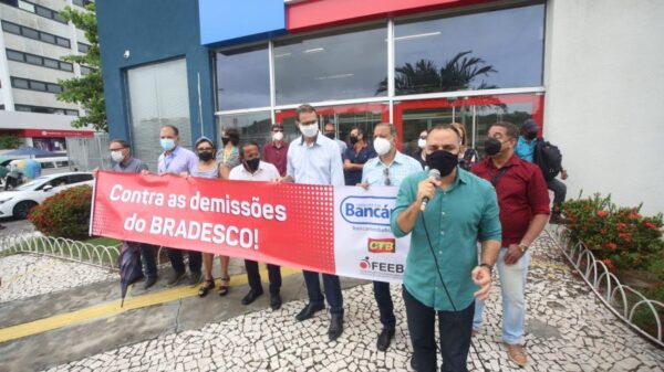 Bradesco lucrou R$ 13 bilhões e demitiu trabalhadores, diz categoria