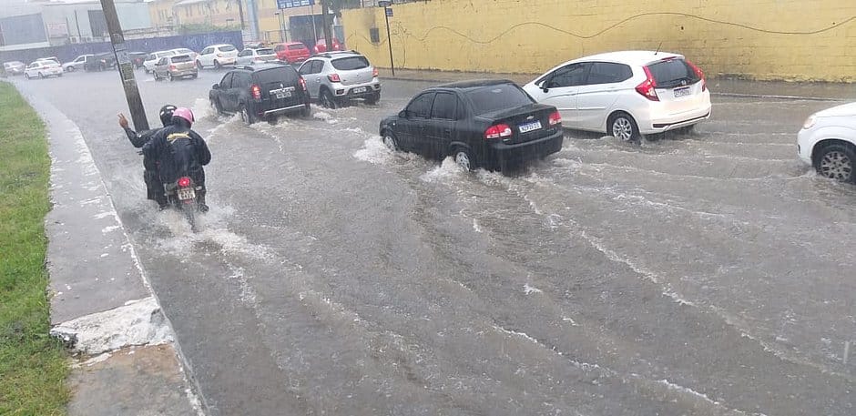 Chuva forte deve durar até domingo em Salvador