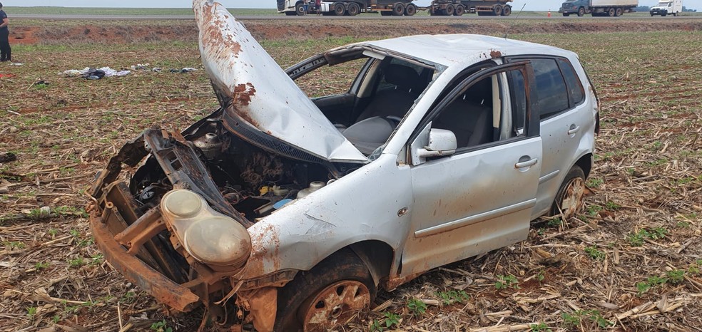 Ex vê mulher com atual namorado em carro, começa a persegui-los