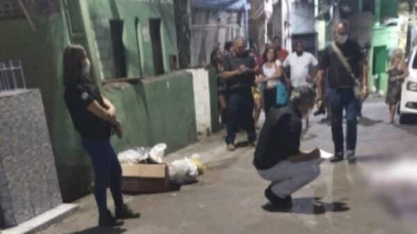 Grupo chega atirando em rua e deixa vários baleado na Capelinha São Caetano