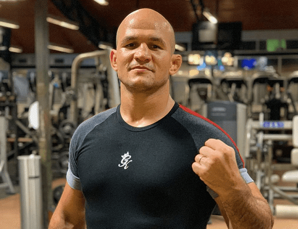 Junior Cigano estreia em evento de pro-wrestling;