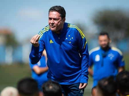 Vanderlei Luxemburgo fala sobre greve dos jogadores do Cruzeiro: "Reivindicação de direitos"