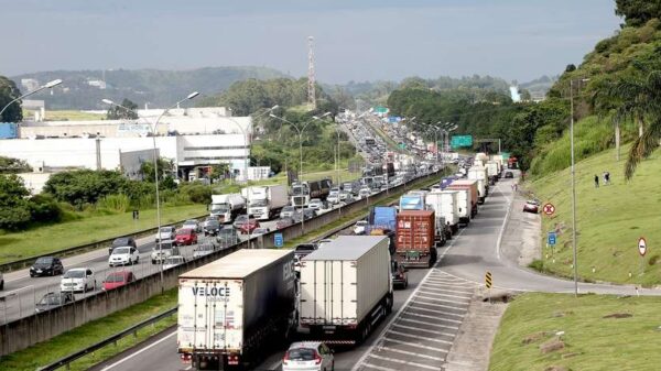 Governo obtém liminar para barrar greve de caminhoneiros na Bahia