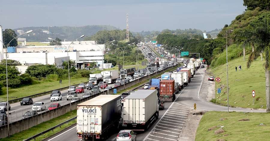 Governo obtém liminar para barrar greve de caminhoneiros na Bahia