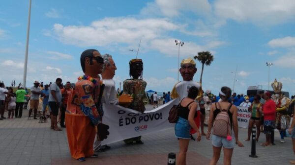 Manifestação pela realização do Carnaval acontece na Barra em salvador