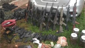 Quadrilha estava com grande arsenal de armas de alto calibre e explosivos