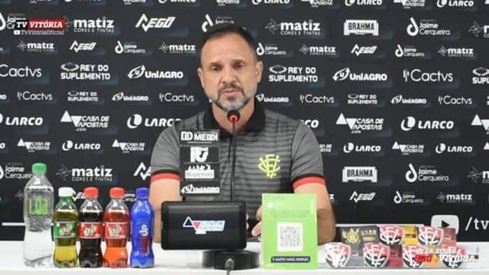 O técnico do Vitória Wagner Lopes avalia cenário para duelo decisivo contra o Vasco: “Eu projeto um jogo difícil”