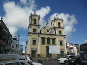 Igreja, Nossa Senhora  da Saúde  e Glória, Dona flor e seus dois maridos