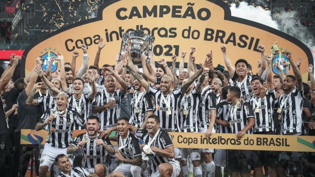 Atlético-MG fecha temporada quase perfeita com três títulos e tem desafio de manter 'fome'