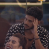 Rodrigo se irrita ao ouvir Naiara Azevedo cantando. (Imagem: Reprodução / Globo)