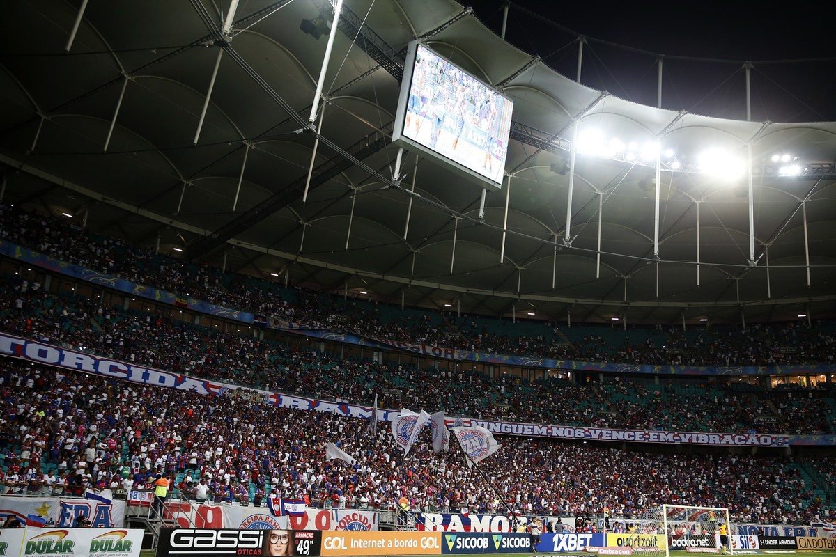 Estádios de futebol na Bahia terão permissão de público reduzida a 3 mil pessoas em novo decreto