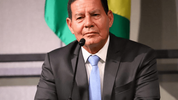 Brasil não concorda com a invasão do território ucraniano diz Mourão