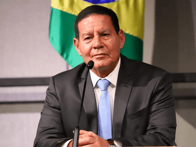 Brasil não concorda com a invasão do território ucraniano diz Mourão