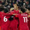 Com gols de Roberto Firmino e Salah, Liverpool vence a Inter de Milão e larga em vantagem na Champions