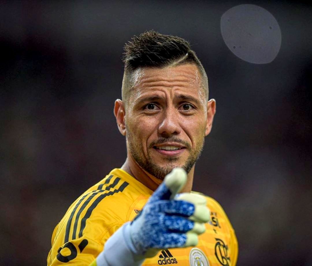 Flamengo: Diego Alves pode seguir como desfalque e zagueiro retorna para o Fla-Flu