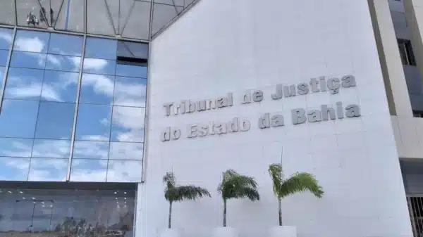 Justiça recebe denúncia contra médico acusado de agredir companheira em Salvador