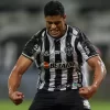 Hulk marca duas vezes, Atlético-MG supera a Caldense e fica muito perto da final do Campeonato Mineiro