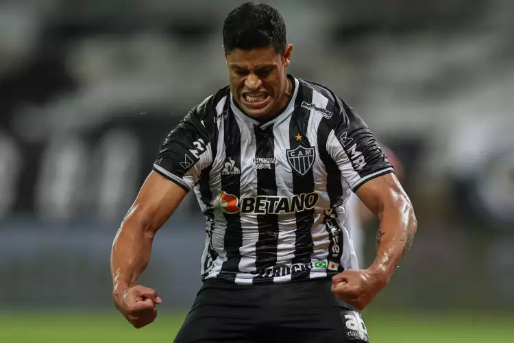 Hulk marca duas vezes, Atlético-MG supera a Caldense e fica muito perto da final do Campeonato Mineiro