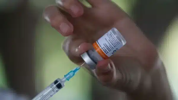 vacinação contra covid-19 é retomada em Salvador nesta segunda (28)