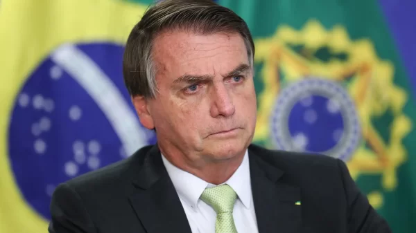 Bolsonaro critica polêmica por compra de Viagra pelas Forças Armadas: 'isso é nada'