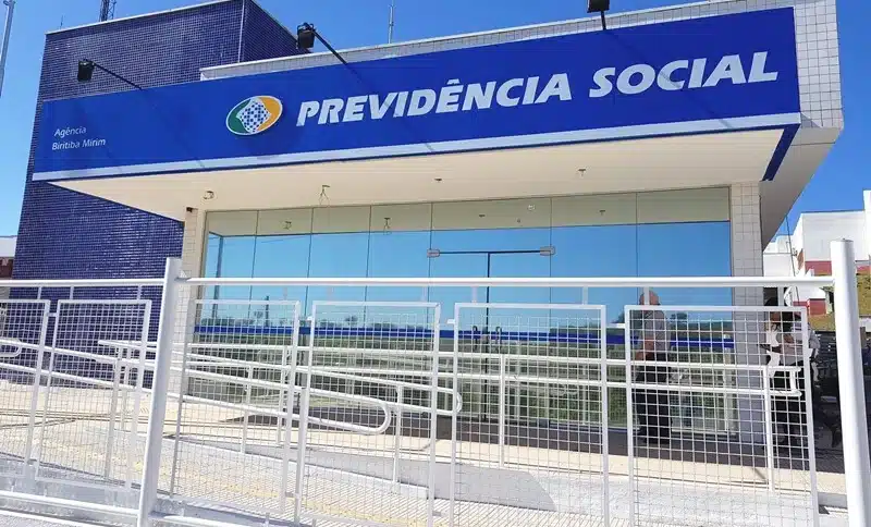 Em assembleia, servidores do INSS decidem manter greve