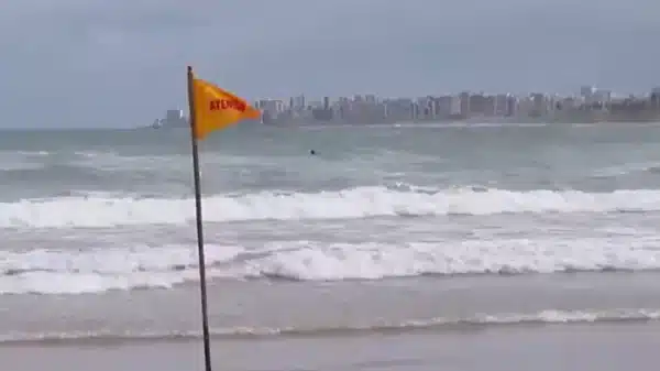 Salvamar orienta sobre práticas para banho de mar seguro no feriadão