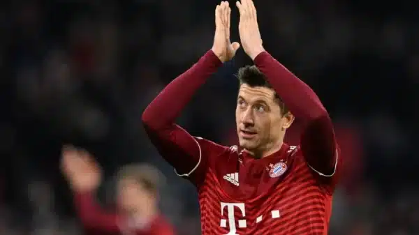 Bayern confirma desejo de Lewandowski de sair do clube: "Não quer aceitar nossa oferta"