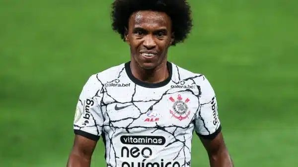 Extracampo pesa e Willian deseja deixar o Corinthians, mas falta de opções no mercado dificulta saída