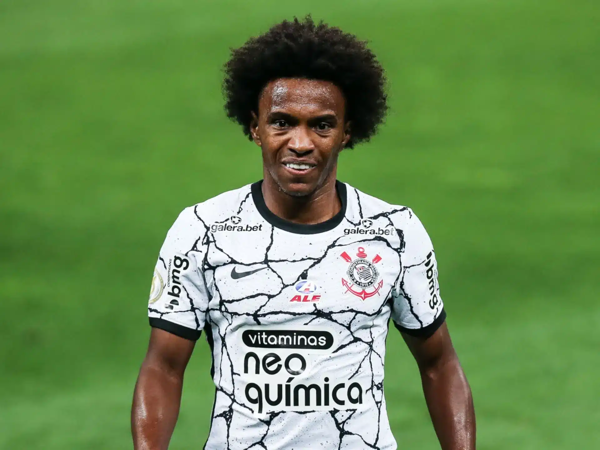 Extracampo pesa e Willian deseja deixar o Corinthians, mas falta de opções no mercado dificulta saída