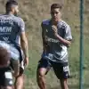 Pedrinho faz primeiro treino pelo Atlético-MG e fala de amizade com Arana e Guga: "Ajudou na decisão"