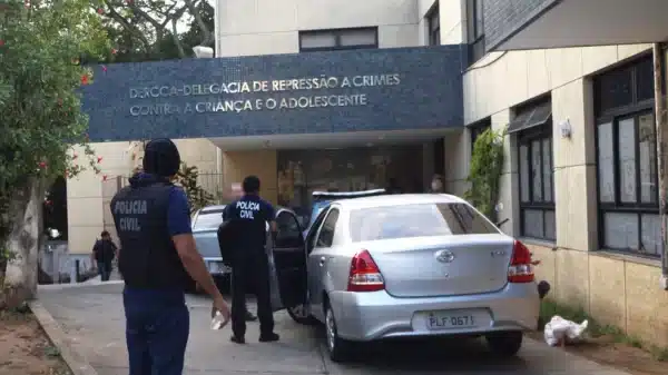 Familia de menina de 12 anos denunciam que garota foi agredida e estuprada por ao menos quatro jovens em Salvador