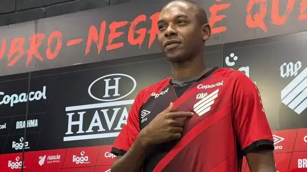 Fernandinho tenta levar o Athletico à final da Libertadores após 17 anos