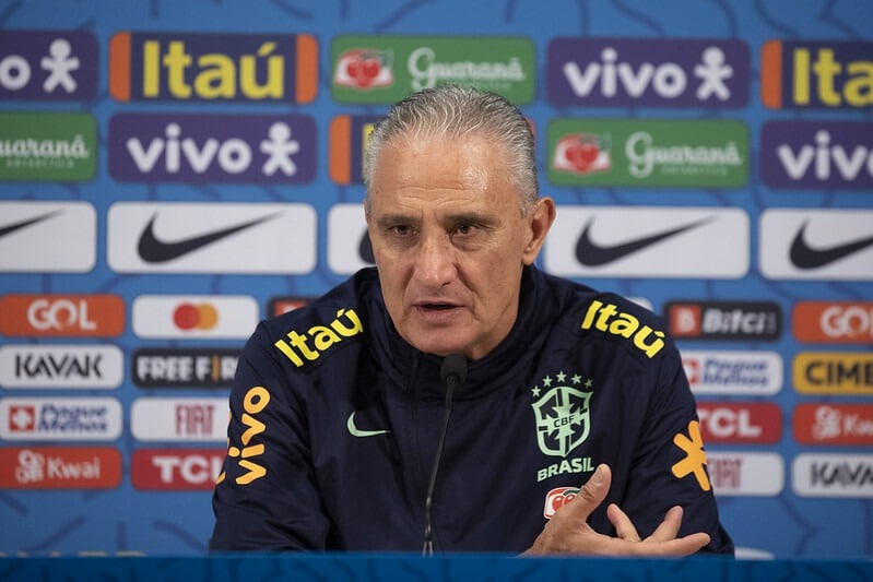 Tite resiste à 'pressão' e evita confirmar time titular da Seleção: 'Não dar ao adversário'