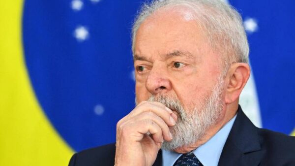 Volta de Lula ao Palácio do Planalto nesta quarta-feira foi barrada por médicos