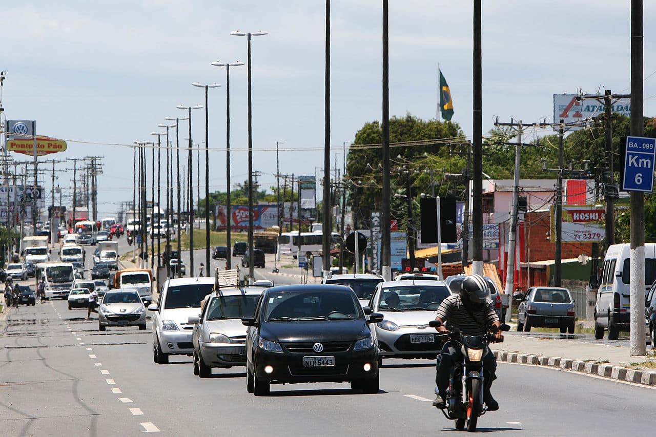 Movimento de saída de Salvador é intenso na véspera do feriado