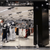 Imagem de vitrine de loja de roupas em shopping – Foto Reprodução Internet