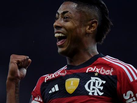 "Suporta": Bruno Henrique vence nova desconfiança e reina em noite do gol 81 pelo Flamengo