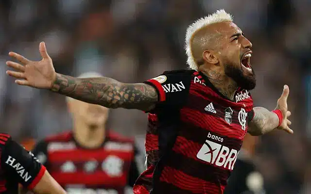 relembre momentos da passagem de Vidal pelo Flamengo: Títulos e polêmicas